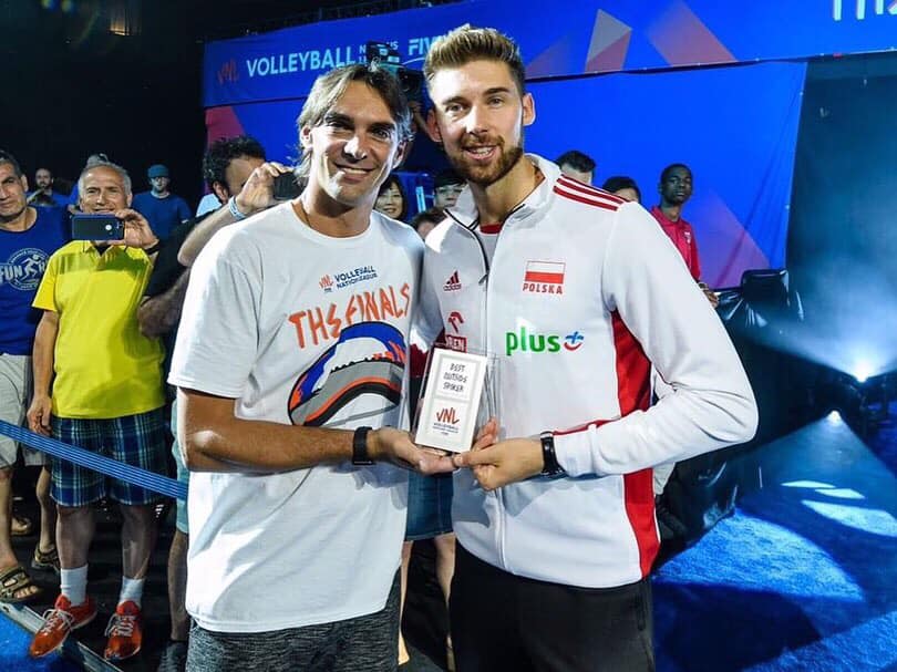 波兰绝杀巴黎，孔蒂送出助攻