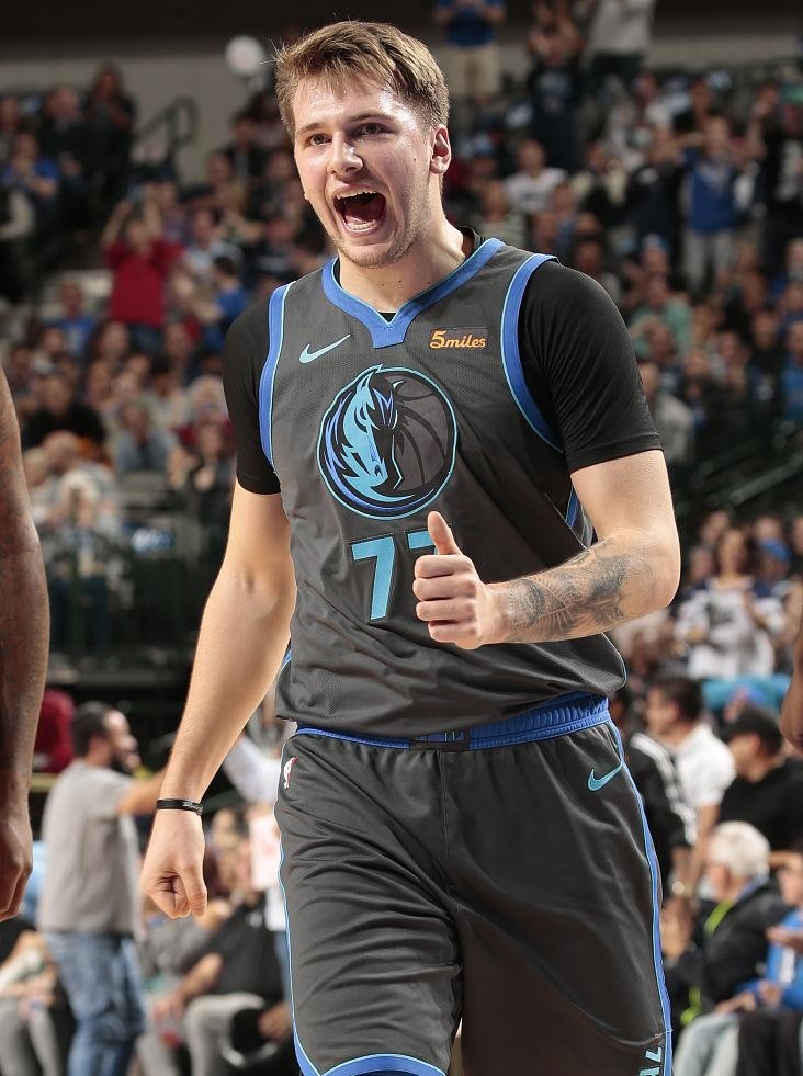 LPL赛事观看-独行侠力克雷霆，巴恩斯完成帽子戏法的简单介绍